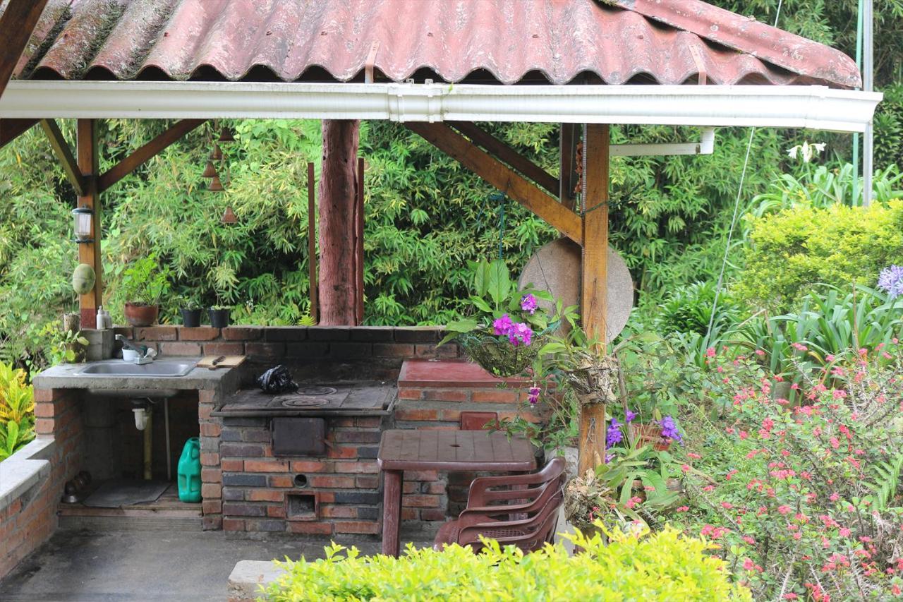 Finca Chalet La Tawa Sevilla  Exteriör bild